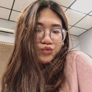 Meet your Posher, Chloe